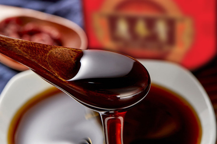 膏滋加工的“八繁之功”：揭秘一滴精品膏滋背后的匠心工艺与现代科技第1张